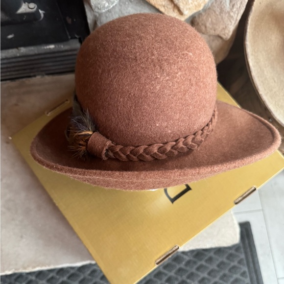 1990s‎ Betmar 100% Wool Feathered Hat - Picture 3 of 6